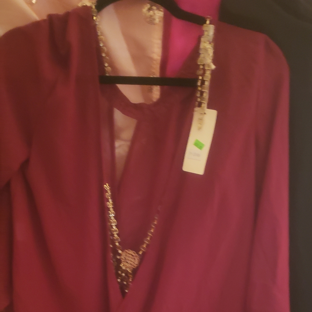Tops - Picture 5 of 7